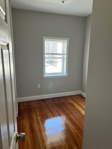 More Photos Of 191 Everett St, Boston Apartments For Sale