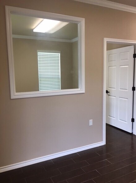 More Photos Of 5337 Yorktown Blvd, Corpus Christi Office For Lease