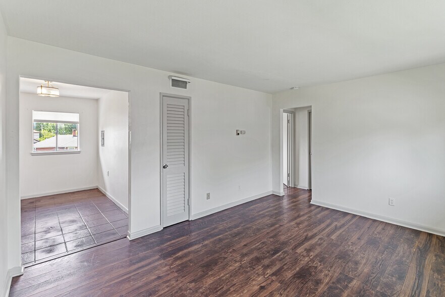 More Photos Of 820 French St, Jeffersonville Apartments For Sale