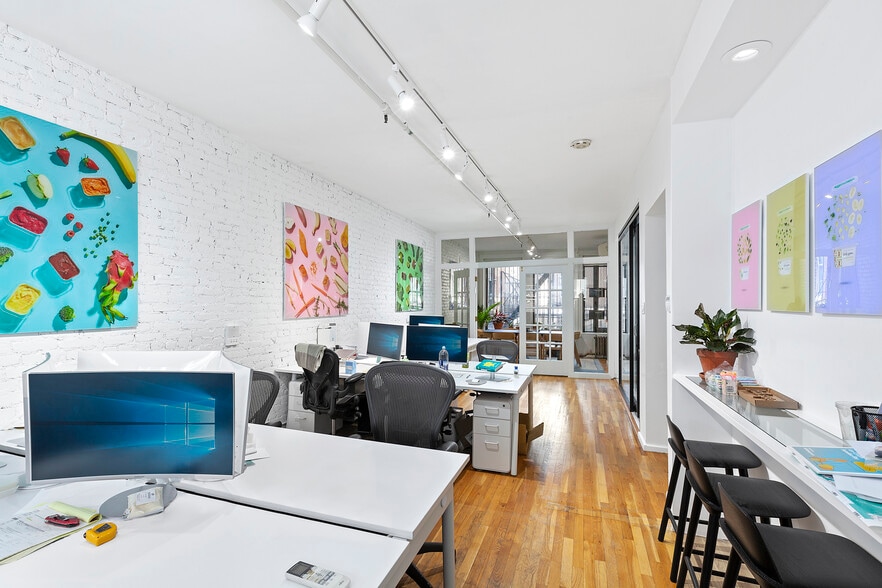 More Photos Of 118 Spring St, New York Apartments For Lease