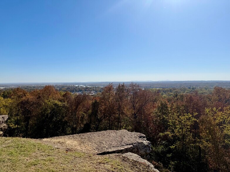 More Photos Of 617 Fayetteville Rd, Van Buren Healthcare For Lease