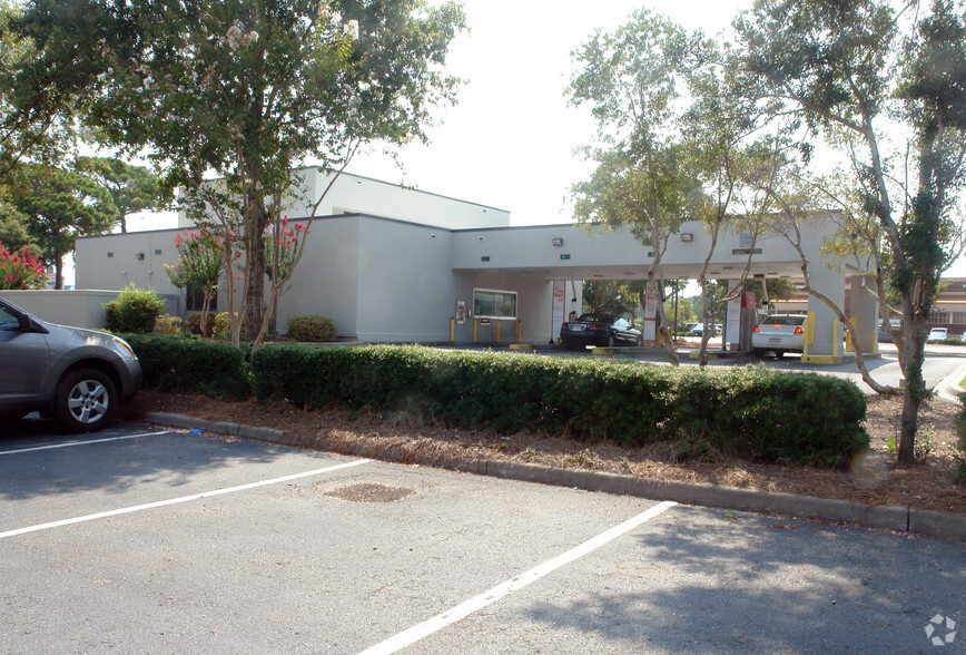 More Photos Of 7815 N Kings Hwy, Myrtle Beach Bank For Lease