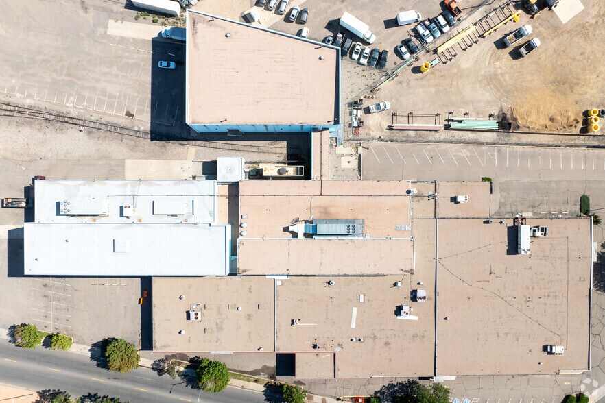 More Photos Of 825 W 6th St, Pueblo Light Distribution For Sale