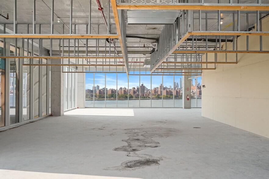 More Photos Of 200 Kent Ave, Brooklyn Office For Lease