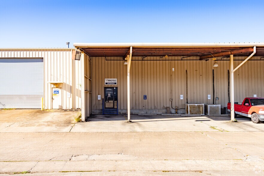 More Photos Of 12130 Highway 3, Webster Unknown For Lease