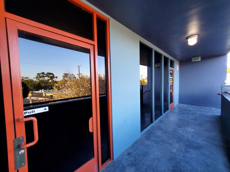 More Photos Of 11426 Ventura Blvd, Studio City Loft Creative Space For Lease