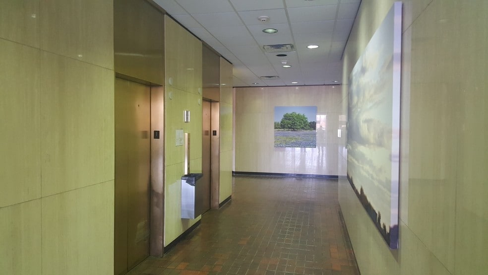 More Photos Of 7001 Boulevard 26, North Richland Hills Office For Lease