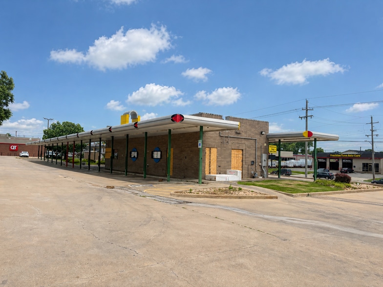 More Photos Of 1919 S Memorial Dr, Tulsa Fast Food For Sale