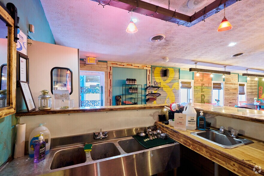 More Photos Of 865 John Marshall Hwy, Front Royal Restaurant For Sale