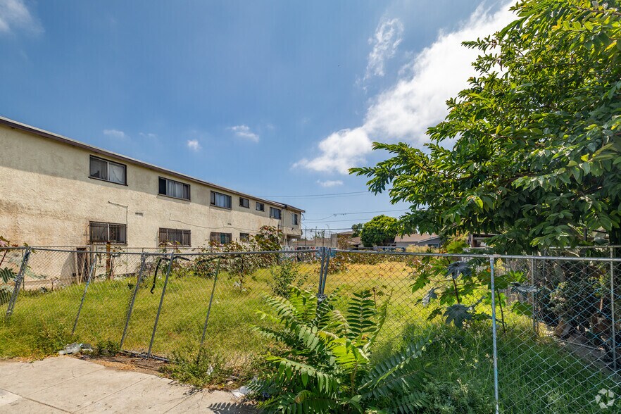 More Photos Of 8304 S Broadway, Los Angeles Land For Sale