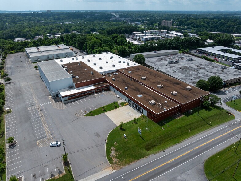 Primary Photo Of 707 Spence Ln, Nashville Manufacturing For Lease