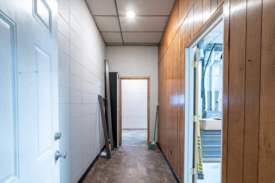 More Photos Of 2535 W Main St, Valley City Self Storage For Lease