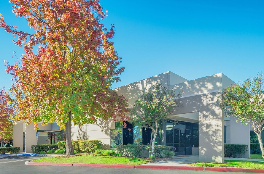 More Photos Of 944 Calle Amanecer, San Clemente Light Distribution For Lease