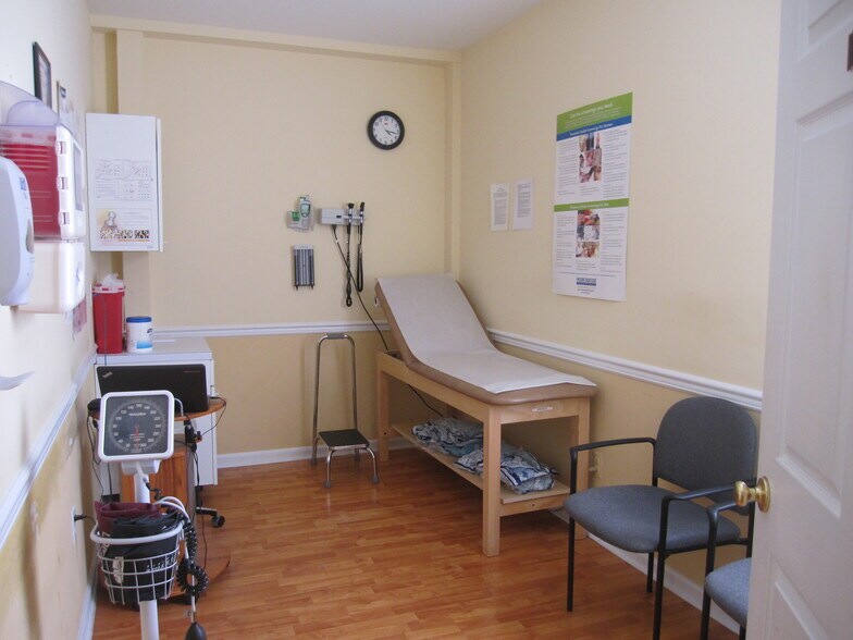 More Photos Of 199 Broad St, Bloomfield Medical For Lease