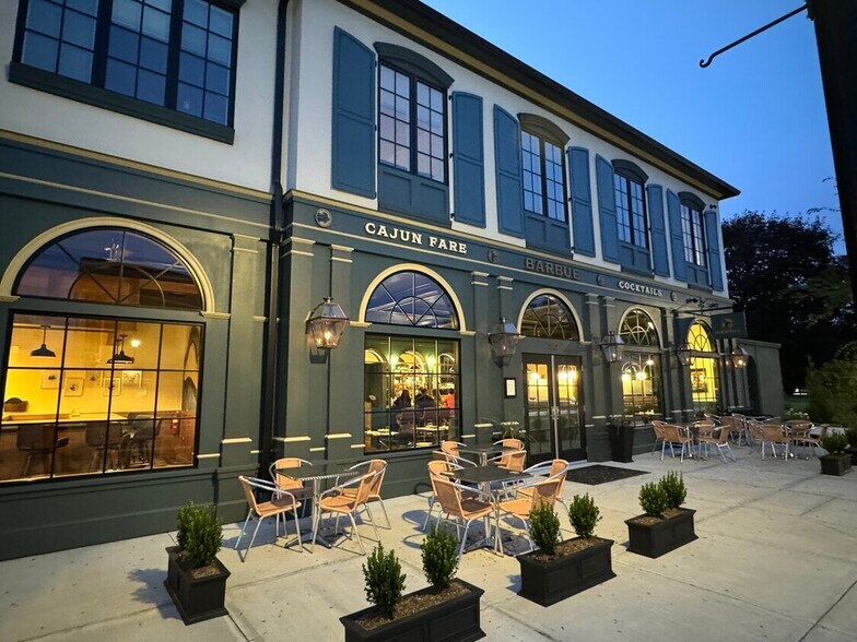 Primary Photo Of 30 Eastdale Ave N, Arlington Storefront Retail Residential For Lease