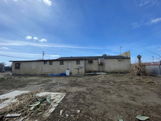 More Photos Of 17059 Myrtle Ave, Huron Restaurant For Sale