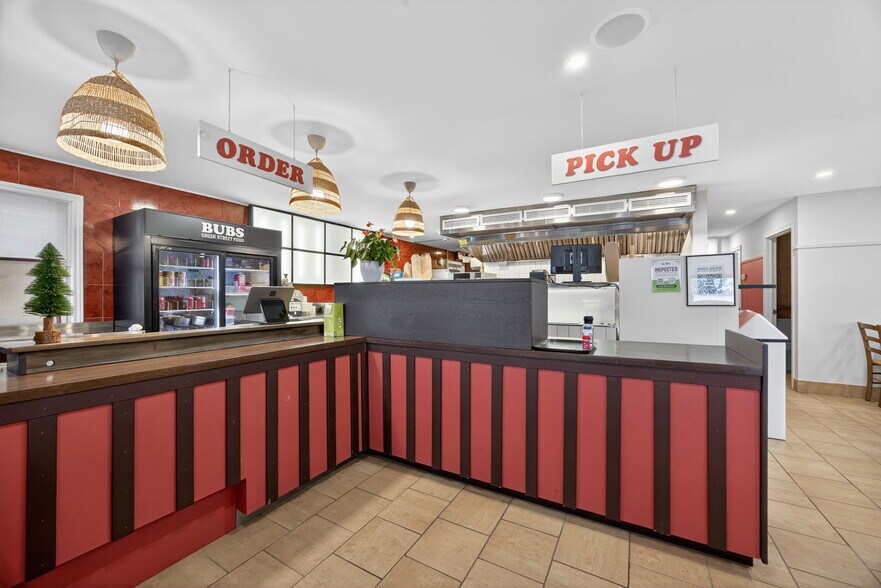 More Photos Of 56 Yonge St S, Springwater Fast Food For Sale