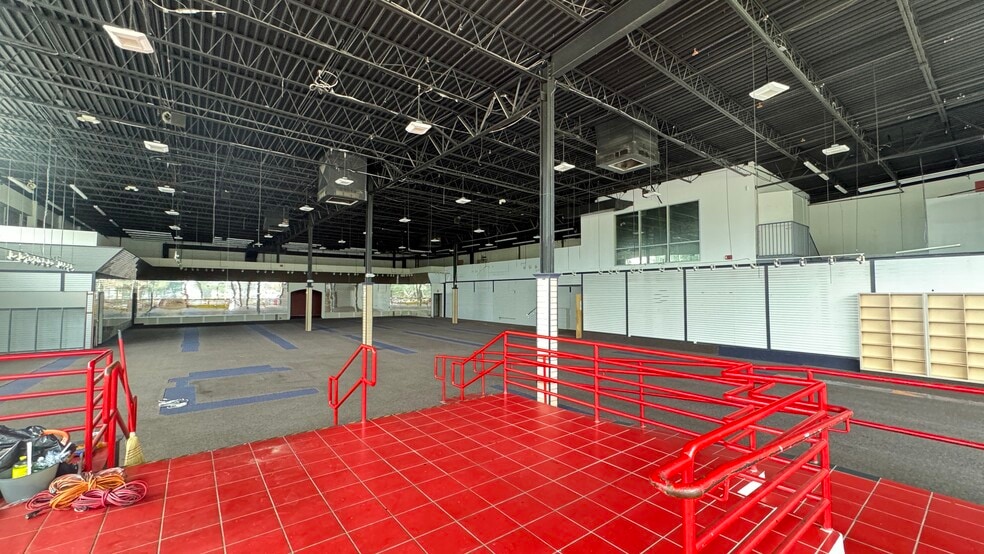 More Photos Of 3510 Mall Blvd, Duluth Freestanding For Lease