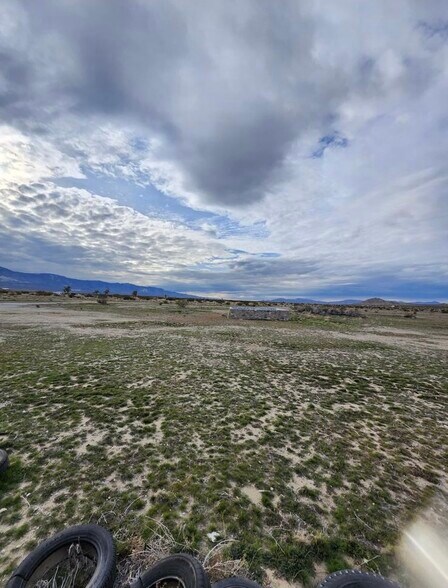 More Photos Of 10252 Santa Fe Fire rd, Lucerne Valley Land For Sale