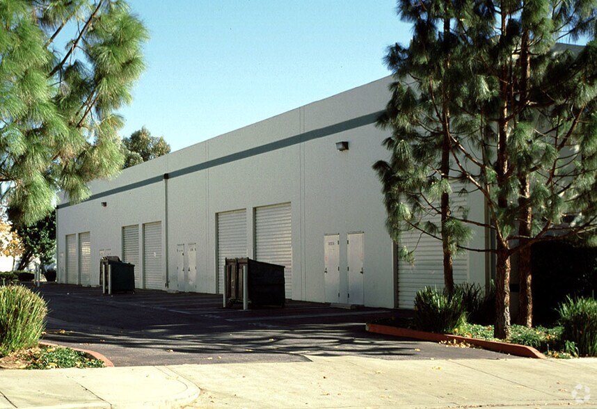 93049320 Deering Ave, Chatsworth, CA 91311 Industrial For Lease