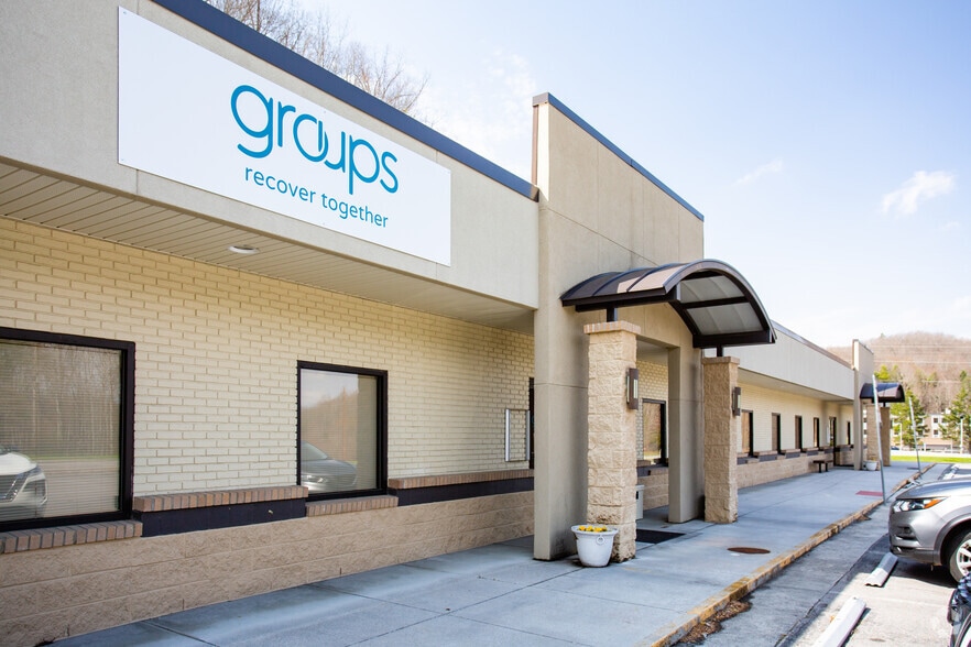 More Photos Of 280 Virginia Ave NE, Norton Medical For Lease