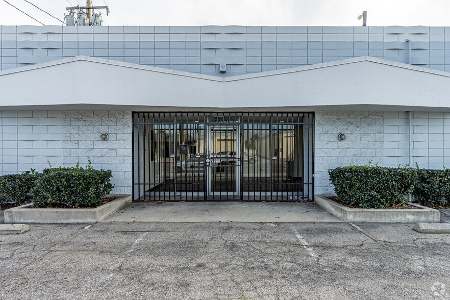 More Photos Of 10338 Rush St, South El Monte Warehouse For Lease