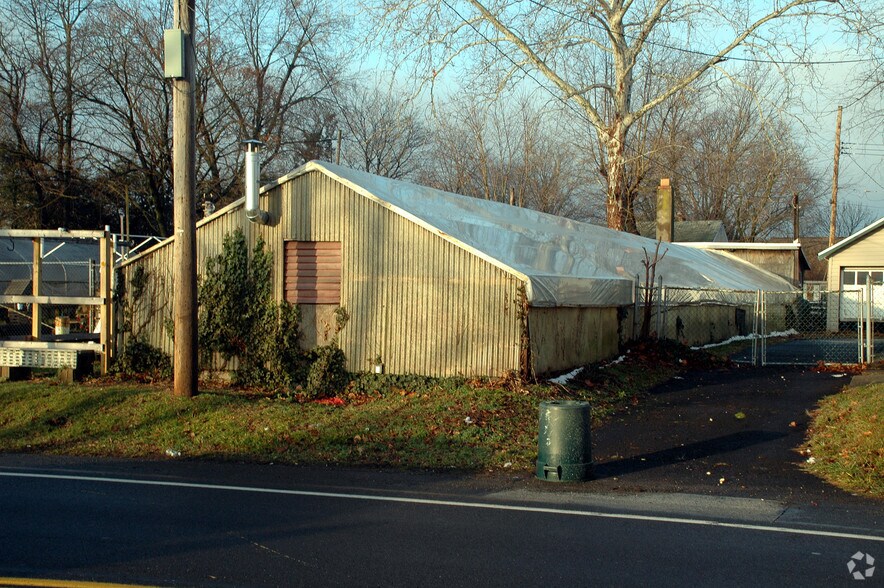 More Photos Of 921 Bath Rd, Bristol Garden Center For Sale