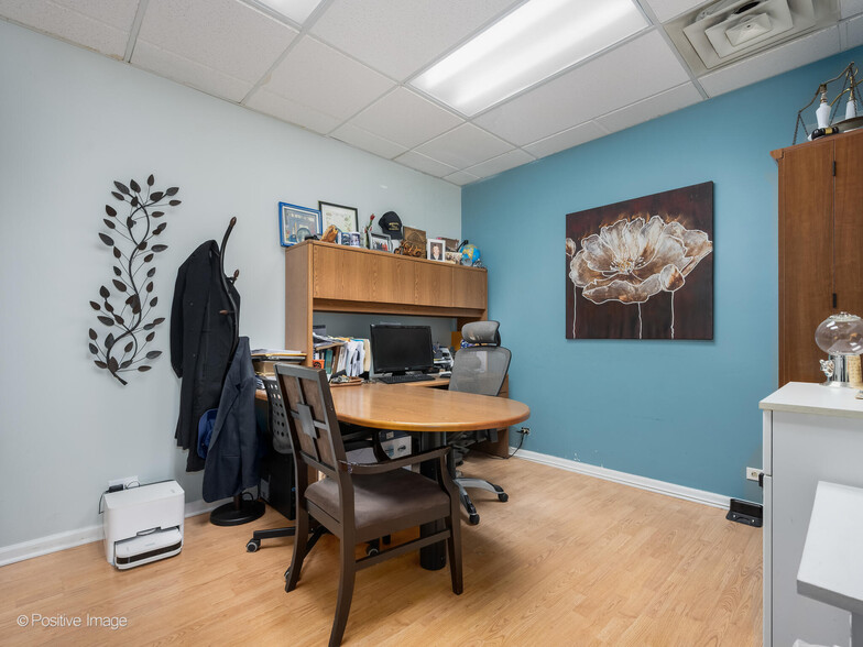 More Photos Of 4020-22 N Central Ave, Chicago Office For Sale