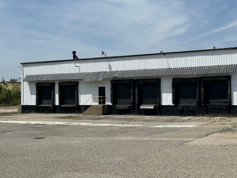 More Photos Of 1100 Pearl St, Chesaning Warehouse For Lease