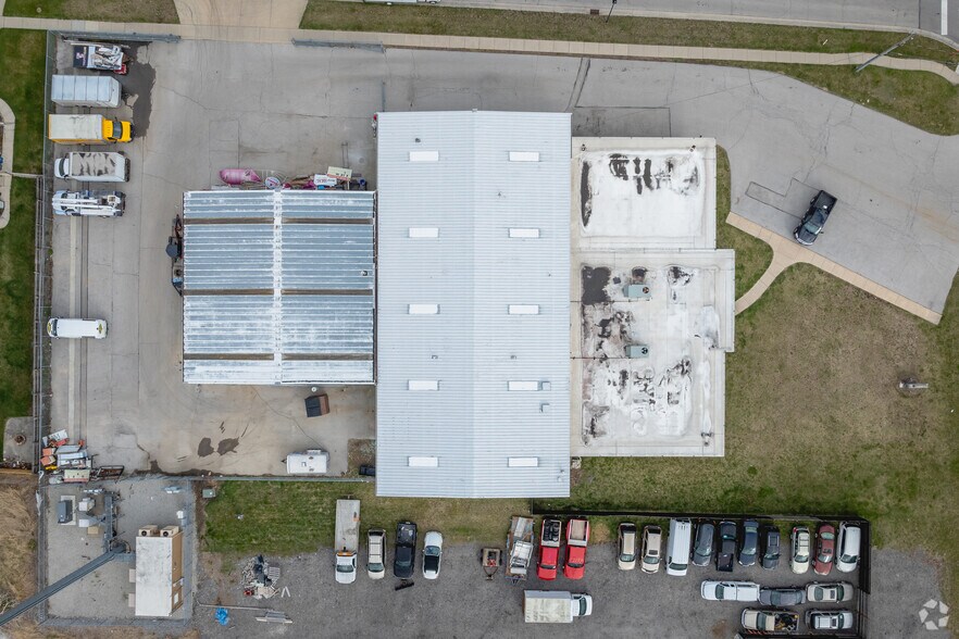 More Photos Of 4442 W Alexis Rd, Toledo Manufacturing For Lease