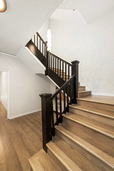 More Photos Of 1827 E 4th St, Long Beach Apartments For Sale