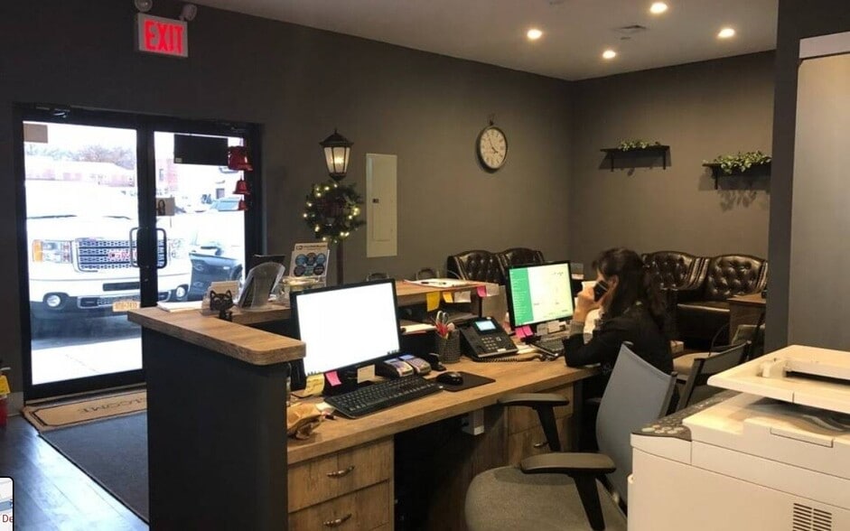 More Photos Of 22102-22150 Horace Harding Expy, Oakland Gardens Storefront For Lease