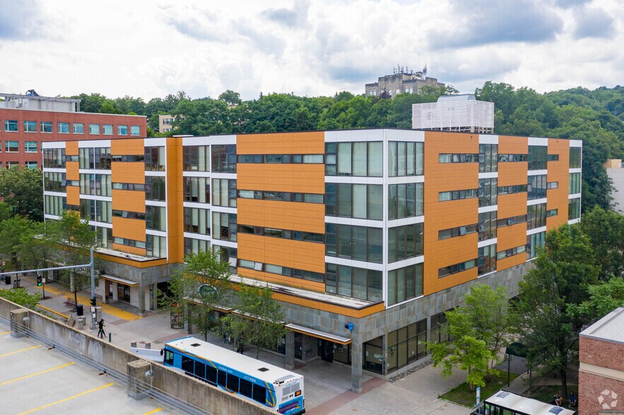 Primary Photo Of 131 E Green St, Ithaca Apartments For Lease