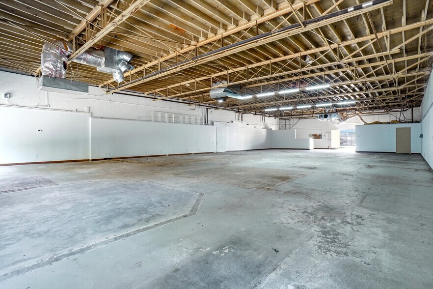 More Photos Of 2927 Morton St, Fort Worth Storefront For Sale