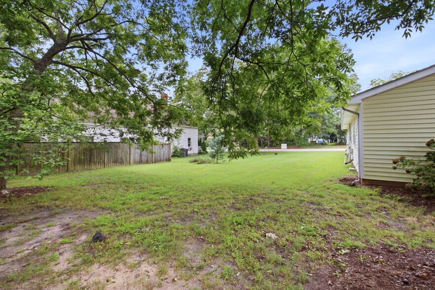 More Photos Of 17-19 W Second St, Wendell Specialty For Sale
