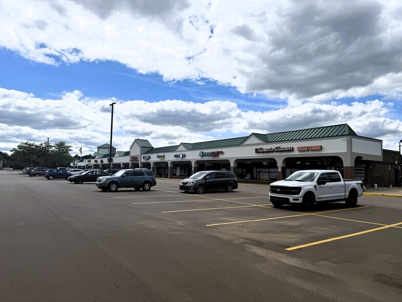 More Photos Of 44908-44954 Ford Rd, Canton Freestanding For Lease