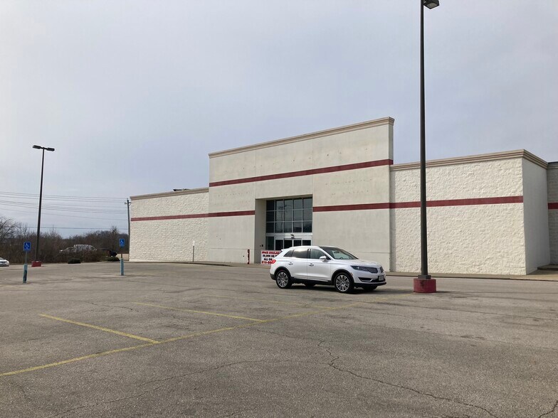 More Photos Of 1401 Vine St, Poplar Bluff Storefront For Sale