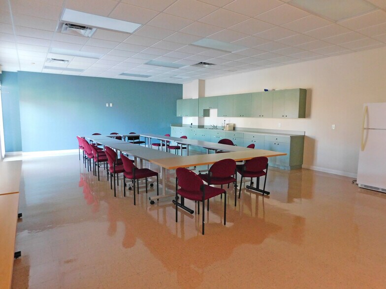 More Photos Of 372-390 N Babcock St, Melbourne Medical For Lease