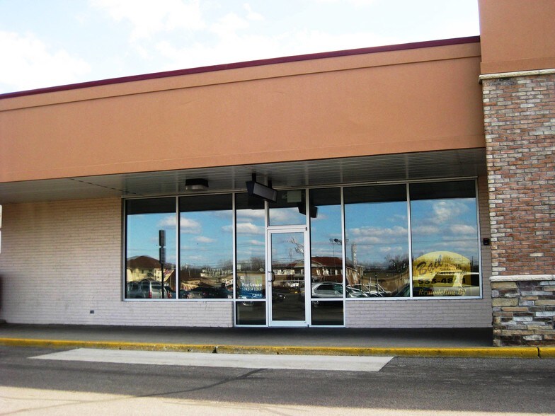 More Photos Of 500-740 W Lincoln Ave, Goshen Unknown For Lease