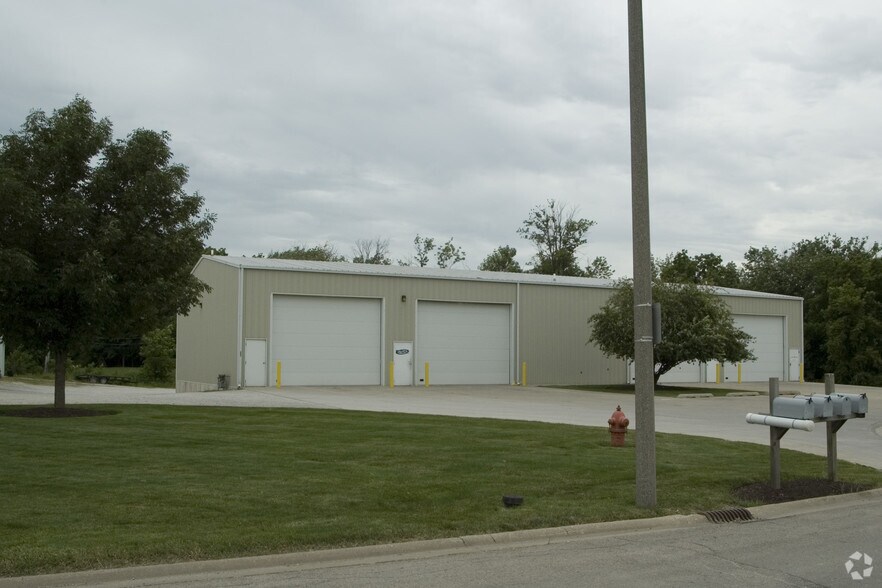 Primary Photo Of 303 Amendodge Dr, Shorewood Warehouse For Sale