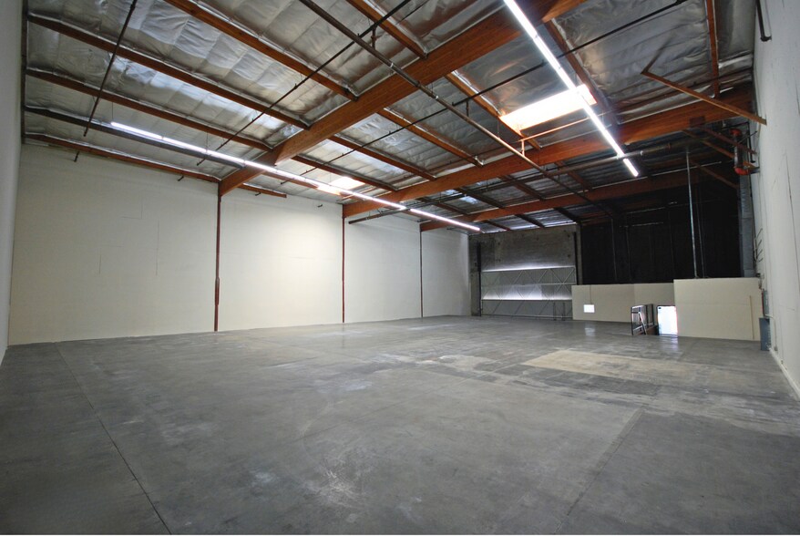 More Photos Of 241-317 E Redondo Beach Blvd, Gardena Unknown For Lease