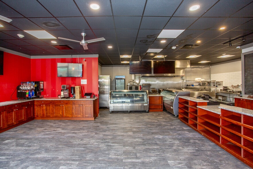 More Photos Of 720 Easton Rd, Riegelsville Freestanding For Lease
