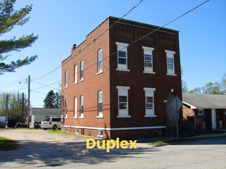 Primary Photo Of 111 N Poplar St, Mount Olive Apartments For Sale