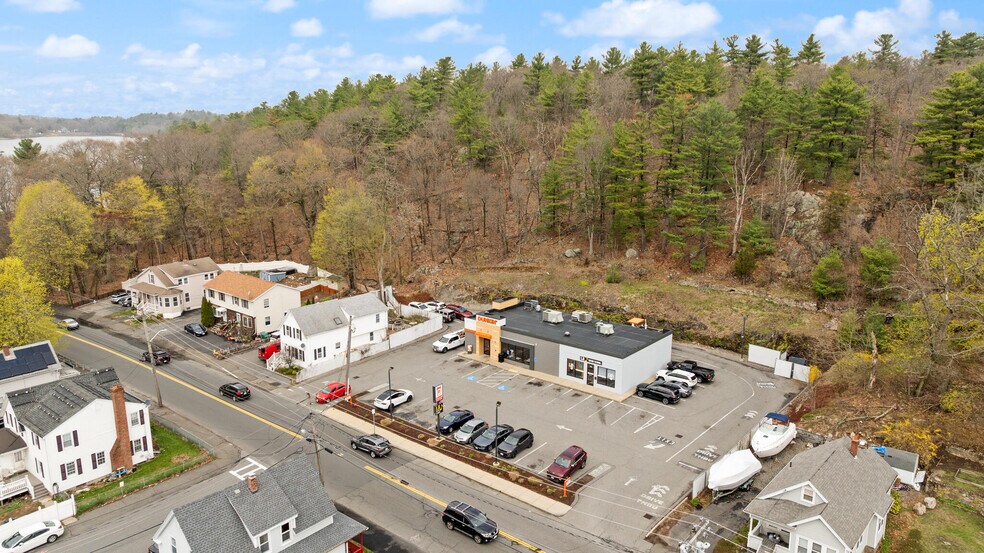 More Photos Of 577 Walnut St, Lynn Freestanding For Lease