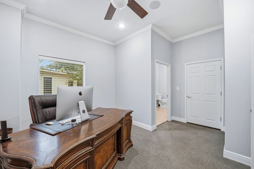 More Photos Of 15303 Huebner Rd, San Antonio Medical For Sale