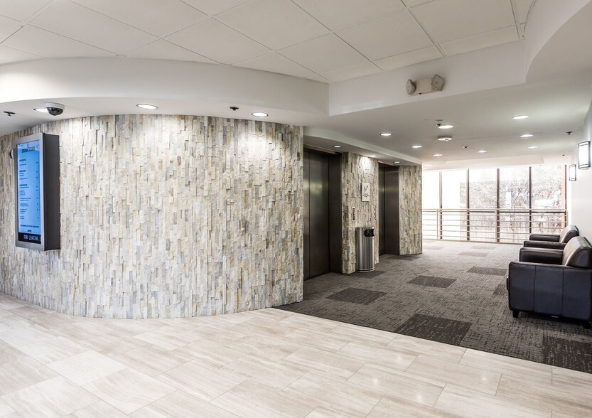 More Photos Of 31500 Telegraph Rd, Bingham Farms Medical For Lease