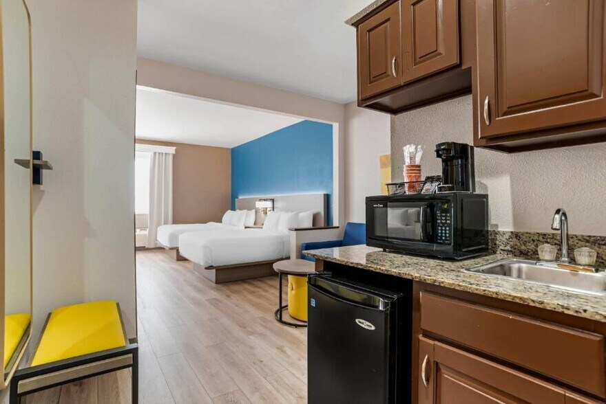 More Photos Of 122 Plaza Dr, Hattiesburg Hotel For Sale