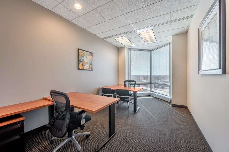 More Photos Of 601 Carlson Pky, Minnetonka Coworking Space