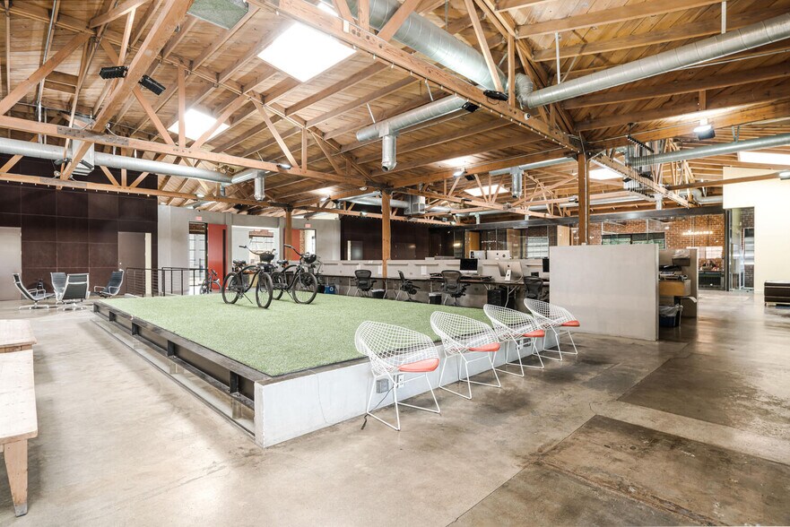 More Photos Of 2210 Broadway, Santa Monica Loft Creative Space For Lease