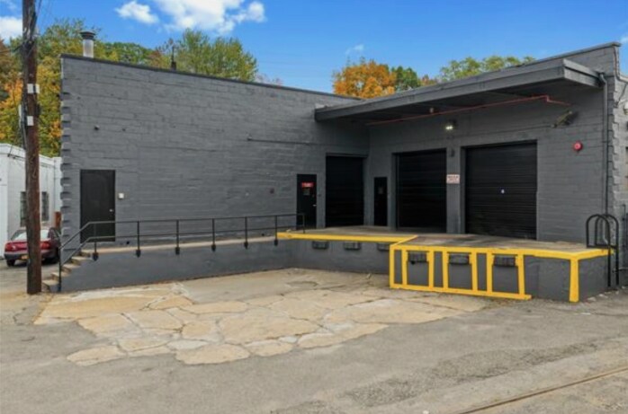 More Photos Of 500 Ogden Ave, Mamaroneck Warehouse For Lease